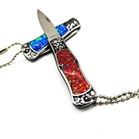 Couteau de poche classique motif 3D rétro gaufré pour hommes Couteau EDC cool avec lame tranchante pour le camping en plein air et la randonnée