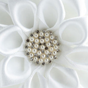 Broche de pata de gallo blanco Sigma Gamma Rho, elegante pin de solapa de moda, joyería decorativa, accesorio llamativo, venta al por mayor personalizada - Product Image 3
