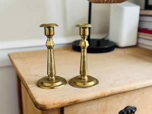 Chandeliers en laiton vintage, bougeoirs décoratifs en laiton antique, porte-bougies coniques classiques pour la décoration de table à la maison - Product Image 1