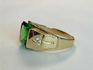 Anillo de Sello Vintage para Hombre con Moissanita Verde de Corte Brillante Redondo de 8 Quilates, Plata de Ley 925 Chapada en Oro Amarillo, para Fiesta - Product Image 3
