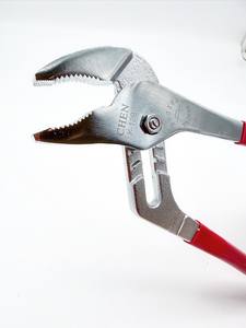 คีมปากแหลมฟูจิยะ รุ่นอุตสาหกรรม ขนาด 16 นิ้ว ผลิตจากเหล็กกล้าชุบโครเมียม ด้ามจับสีแดง สำหรับปั๊มน้ำ/งานซ่อมเครื่องกล ของแท้จากโรงงาน - Product Image 6