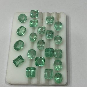 Esmeralda Colombiana Natural Transparente, Formas Mixtas, Tamaño Libre 1-4Ct, Calidad con Ligera Absorción de Aceite, Gema Suelta al por Mayor, Origen Colombia, Fina - Product Image 5