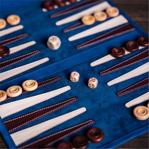 Jeu de backgammon de luxe en daim, portable, avec pièces en bois et dés, compact et léger, idéal pour les voyages - Product Image 1