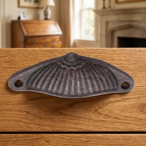 Poignée de tiroir ovale en fonte traditionnelle au design moderne et écologique pour meubles de cuisine - Product Image 3