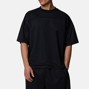 T-shirt à manches courtes en tricot respirant surdimensionné pour homme, noir uni, style sportif, col rond - Product Image 5