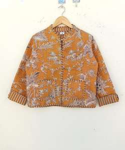 Veste matelassée imprimée à la main : Manteau court en coton indien style bohème - Product Image 1