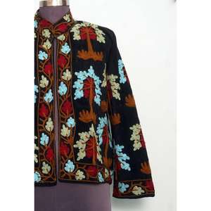 Chaqueta bordada cotizada hecha a mano, transpirable, estilo vintage, étnica, de algodón, para invierno, ideal para festivales. - Product Image 4