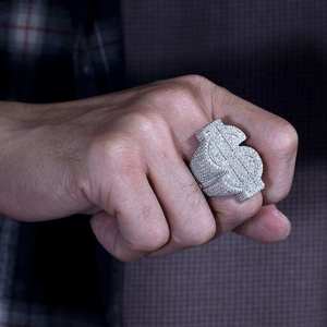 แหวนฮิปฮอปทรงสัญลักษณ์ดอลลาร์ ผ่านการทดสอบเพชร ประดับเพชรโมอิสซาไนต์สี D ระดับความสะอาด VVS เงินแท้ 925  แบบ Iced Out สำหรับผู้ชาย - Product Image 2