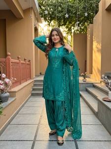 Ensemble Salwar Kameez Sharara en rayonne brodée bleu sarcelle avec dupatta en dentelle, sans plis, vêtements indiens et pakistanais pour fêtes et mariages - Product Image 2