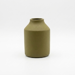 Vase cylindrique rustique en terre cuite Oscur Olive, pot en argile artisanal, récipient décoratif en grès, vente en gros - Product Image 1