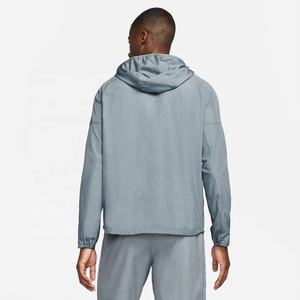 Chaqueta de Pesca Ligera e Impermeable para Hombre, Estilo Casual Otoñal, con Cuello Alto y Logotipo Frontal, para Actividades al Aire Libre como Navegación, Camping y Senderismo - Product Image 3