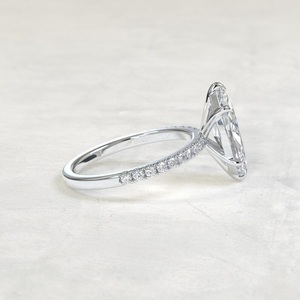 Bague de fiançailles de luxe en or blanc 14 carats avec diamant de laboratoire taille marquise 1,50 carat pour femme, bague de promesse de mariage avec pavé de diamants - Product Image 3