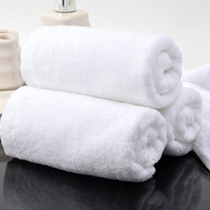 Serviettes de toilette en coton de haute qualité confortables, ensembles de serviettes de bain pour la maison avec logo personnalisé - Product Image 1