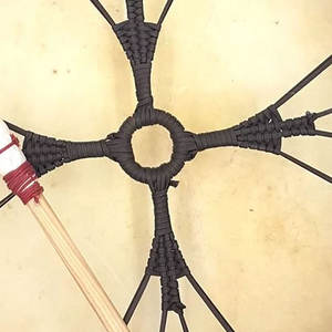 Tambor Chamánico Hecho a Medida, Tambor de Aro de Madera con Piel de Cabra Natural para Rituales de Sanación y Música Sagrada - Product Image 6