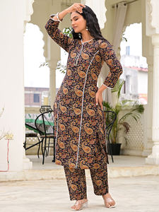 Conjunto de Kurti y Pantalón Étnico Negro de Algodón con Estampado Paisley, Fabricante - Product Image 5