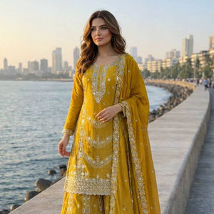 Collection spéciale festive de plazzos en soie chinon brodés - Product Image 1