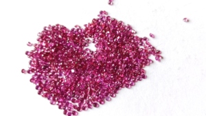Lot en gros de pierres précieuses naturelles de qualité supérieure, grenat rhodolite violet, taille brillant ronde de 1,5 mm, pierres calibrées avec précision - Product Image 3
