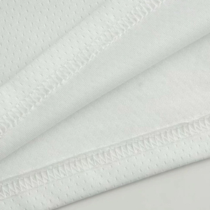 Ensemble de maillot de basket-ball unisexe blanc à manches courtes, col en V, séchage rapide, respirant, en polyester, avec short à cordon de serrage et taille élastique - Product Image 3