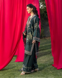 ชุดสาหรี่กะมีซผู้หญิง ดีไซน์หรูหราจาก WS INTERNATIONAL ผลิตจากผ้าวิสโคสคุณภาพพรีเมียม เหมาะสำหรับงานปาร์ตี้ แห้งเร็ว ซึมซับเหงื่อได้ดี ไม่ยับง่าย - Product Image 4