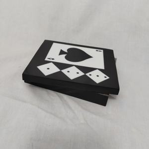 Boîte en bois blanc et résine faite à la main stockage et support de cartes à jouer uniques pour un jeu amélioré - Product Image 5