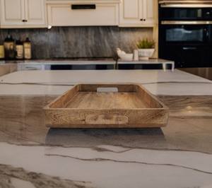 Plateau de service rectangulaire moderne en bois de manguier massif pour le thé, le petit-déjeuner, les aliments, le café, avec poignées faciles à manipuler, grande vaisselle de table ou de bureau - Product Image 3