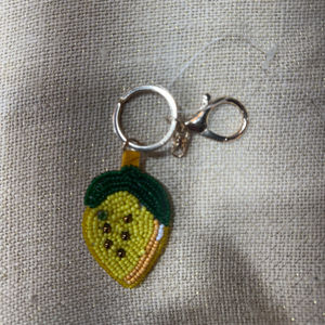 Breloque de sac en forme de paix, faite à la main, de haute qualité, style bohème chrétien, avec perles d'imitation et perles de rocaille en verre filé, pour enfants - Product Image 1