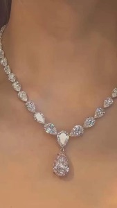 Collier pendentif en moissanite taille poire, argent 925, bijoux de luxe pour femme, serti griffe, forme goutte d'eau - Product Image 5