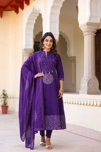 Kurti de algodón con estampado de diseñador y trabajo de lentejuelas, con pantalón y dupatta incluidos. - Product Image 1