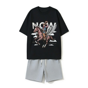 Ensemble T-shirt et short graphiques surdimensionnés imprimés sur mesure pour homme – Tenue décontractée streetwear deux pièces tendance pour l'été, coupe ample - Product Image 3