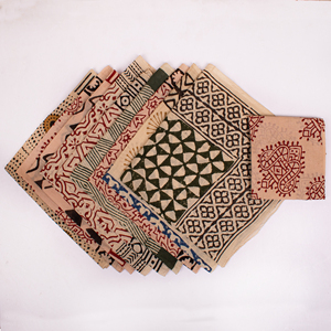 Pañuelo Cuadrado de Algodón Teñido Natural Premium Craftjaipur con Estampado Artesanal, Pañuelo para la Cabeza, Venta al por Mayor, Accesorios para Bolsos Pequeños - Product Image 6