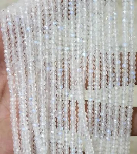 Pierre de lune arc-en-ciel naturelle perles rondelle à facettes 3.5-4mm brins pierre de lune flashy avec facettes - Product Image 2