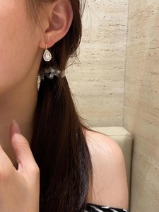 ต่างหูเพชรทรงลูกแพร์ 2 กะรัต เพชรเลี้ยงในห้องปฏิบัติการ ทองคำแท้ 14K เพชรลอยตัว ดีไซน์เรียบหรู ของขวัญเครื่องประดับสุดหรู - Product Image 6