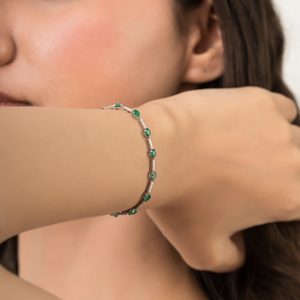 Bracelet tennis empilable en or blanc massif 14 carats, design simple, émeraudes zambiennes et diamants, pour unisexe, usage quotidien, bijoux en gros - Product Image 4
