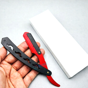 Couteau de barbier de haute qualité en acier inoxydable, rasoir à lame droite avec manche noir pour les professionnels de salon et le soin personnel - Product Image 1