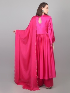 Colección de Moda Glamorosa: Vestido Palazzo para Mujer con Dupatta y Adornos de Cuentas, Diseño de Fashion Hub - Product Image 3