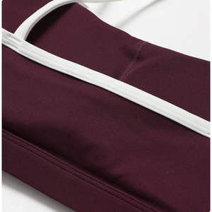 Conjunto Deportivo de Dos Piezas para Mujer: Sujetador Deportivo Sin Costuras con Tejido Acanalado y Pantalones Cortos de Yoga con Costuras en Contraste, Ropa Deportiva de Alto Impacto - Product Image 5