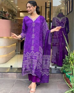 Tenue de soirée élégante pour femme, en tissu chinon indien pakistanais, imprimés numériques, dernière collection exclusive, vêtements ethniques pour mariage - Product Image 4