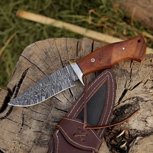 Couteau de chasse droit artisanal en acier Damas A&M ENTERPRISES, avec fourreau en cuir industriel professionnel, couteau à dépecer. - Product Image 4