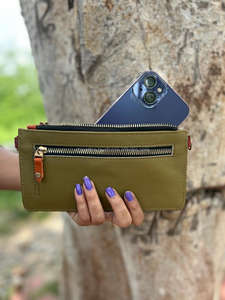 กระเป๋าคลัทช์หนังแท้สำหรับผู้หญิง, กระเป๋าคลัทช์หนังแท้สีรุ้งแบบนำกลับมาใช้ใหม่ทันสมัย - Product Image 6