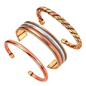 Pack de Bracelets Holistiques Bio-Énergétiques en Cuivre pour Poignet, Magnétisés pour le Soin des Articulations, avec Inscription « Elle Croyait Qu'Elle Peut » - Product Image 6