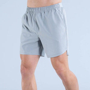 Pantalones cortos de entrenamiento para hombre, color gris tormenta, de alta calidad, 6/8 de longitud, ligeros, con logotipo personalizado, cintura elástica y bolsillos laterales. - Product Image 6