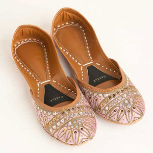 Chaussures tendance imprimées personnalisables de qualité supérieure, semelle extérieure en cuir antidérapante, dessus en daim et velours pour femmes - Product Image 1