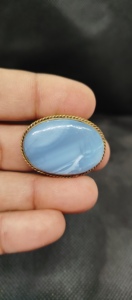 Collier pendentif en opale bleue naturelle ovale, serti clos, avec cabochon rainuré - Product Image 5