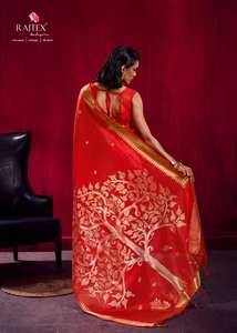 Magnifique sari en soie pure avec un travail de tissage complexe, confortable et élégant pour les mariées et les festivals, sari prêt-à-porter. - Product Image 5