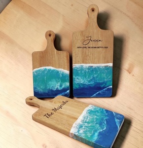 Planche à découper en résine époxy faite à la main, planche à découper en bois, planche de service, accessoire de cuisine personnalisé, vente en gros pour la maison et les restaurants - Product Image 3