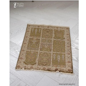 Tapis de prière en soie de luxe Moonlit Serenity, fournisseur indien moderne, avec motif islamique traditionnel, finition lisse, pour usage domestique, en promotion - Product Image 4