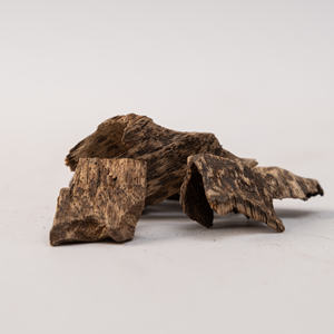 Oud Chips – Non-Mixed, Consistent Aroma – Wholesale Supply for GCC Buyers - Product Image 1