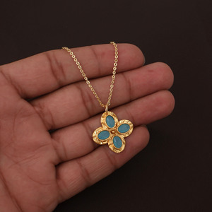 Collar con colgante de calcedonia azul ovalada facetada con diseño floral para mujeres y niñas - Product Image 4