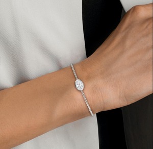 Magnifique bracelet chaîne en or 9 carats avec diamant de laboratoire ovale serti clos de 1,00 ct - Product Image 5