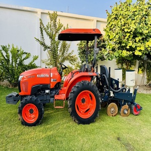 Tracteur Kubota 4x4 en promotion : performances robustes, utilisation efficace, idéal pour l'agriculture - Product Image 6